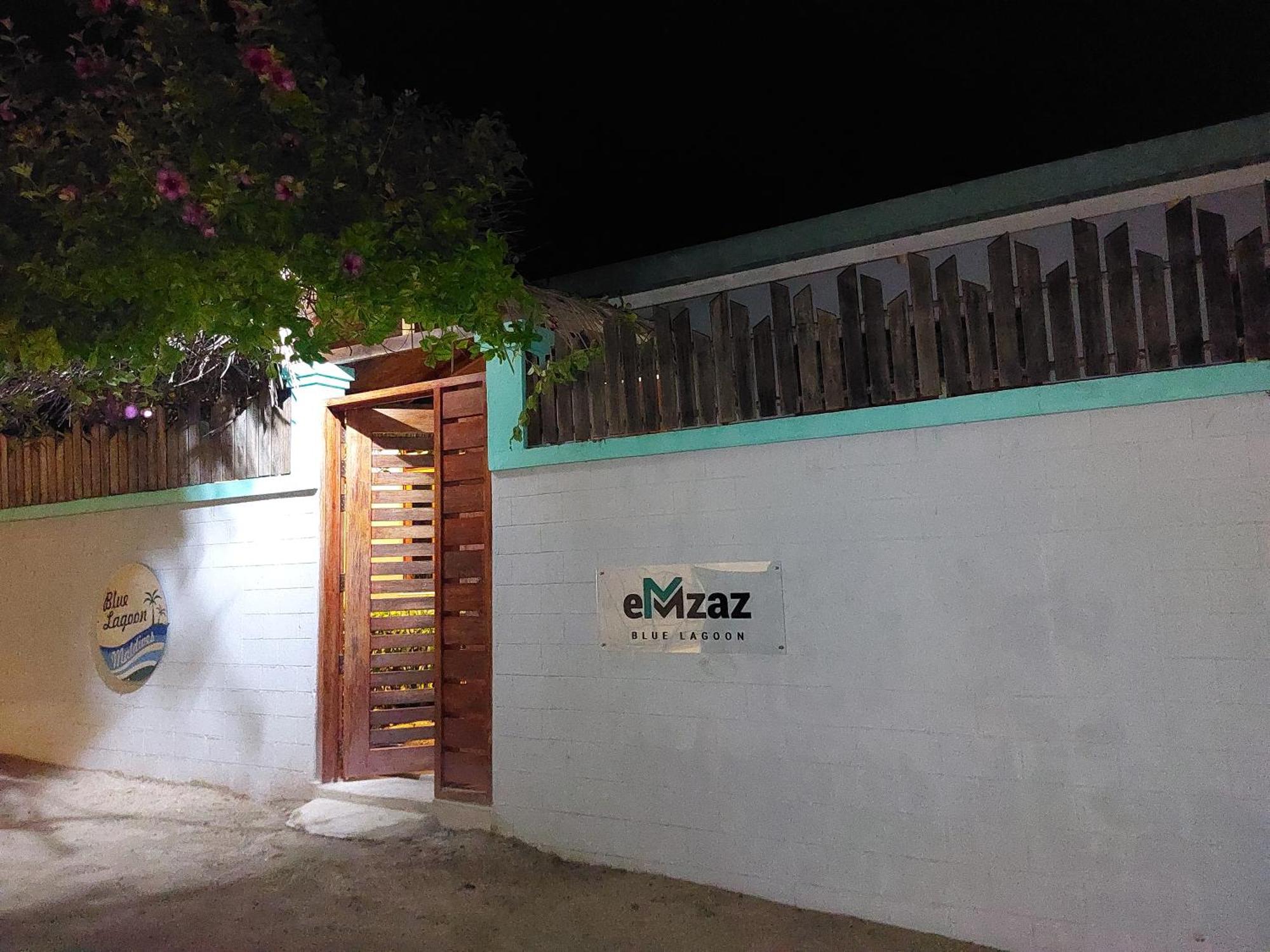 Emzaz Blue Lagoon Ugoofaaru Exterior photo