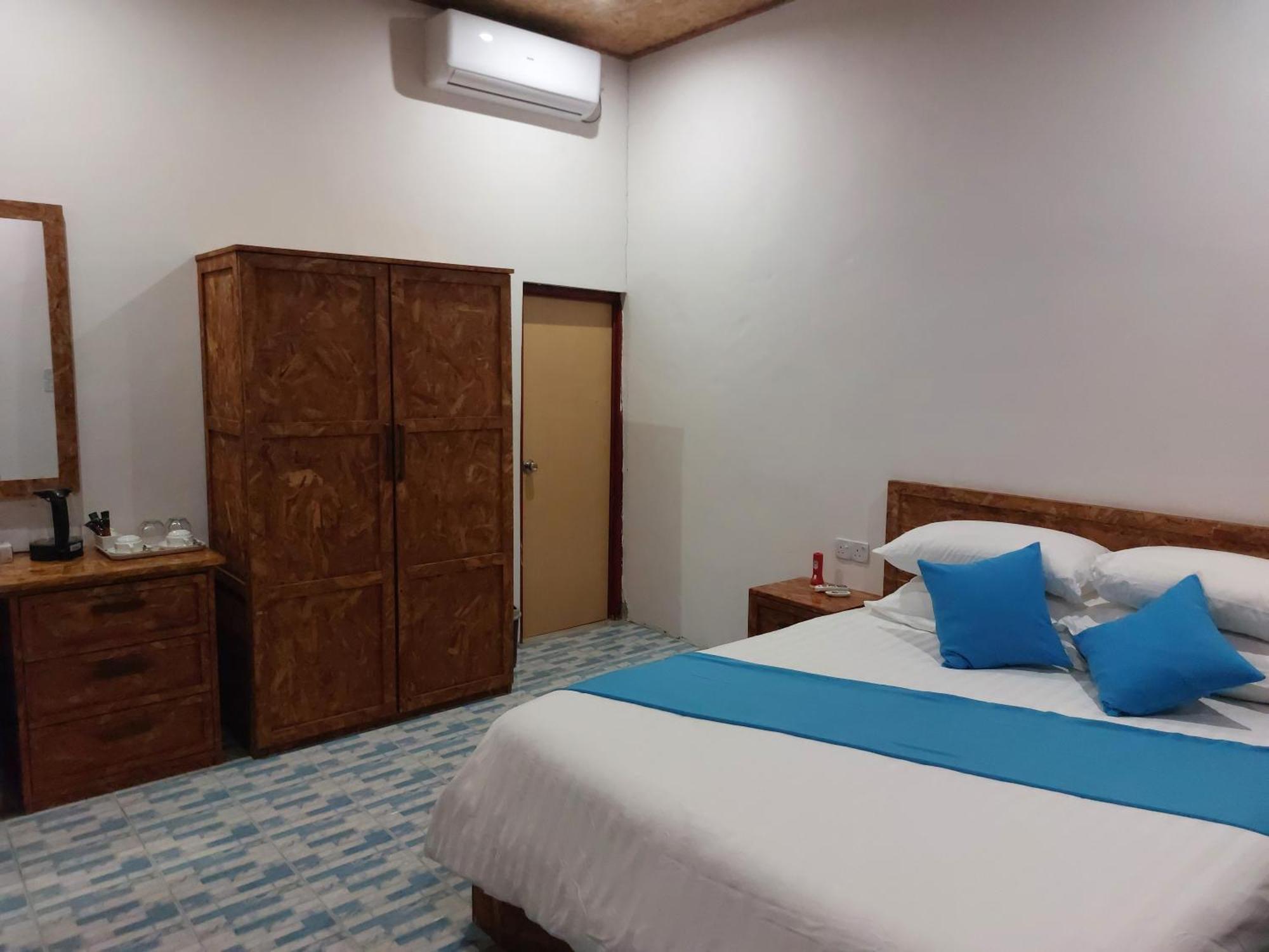 Emzaz Blue Lagoon Ugoofaaru Exterior photo