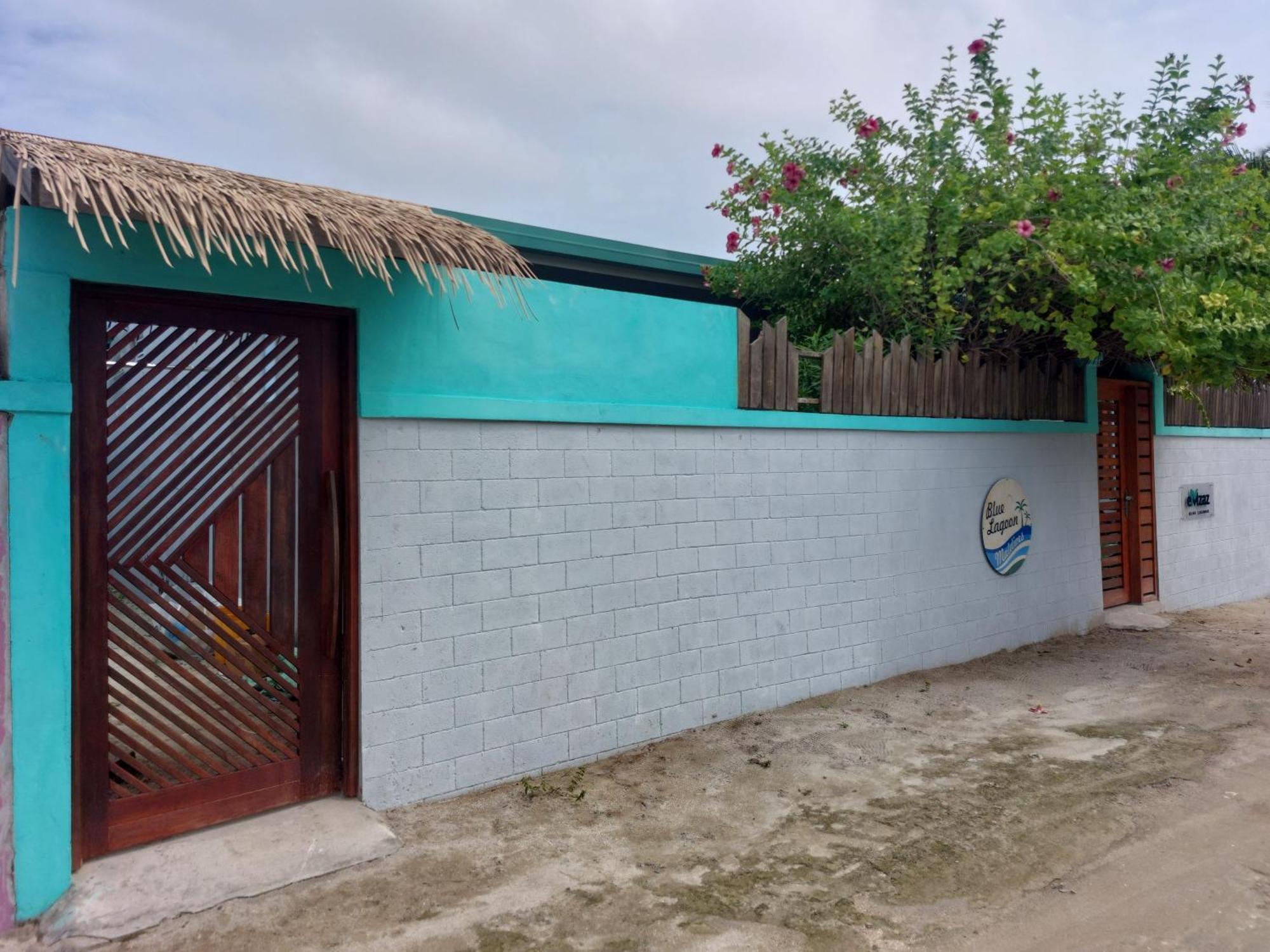 Emzaz Blue Lagoon Ugoofaaru Exterior photo